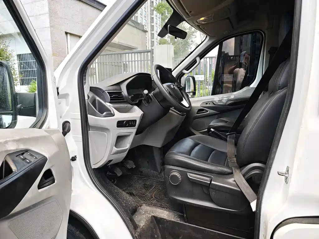 Maxus V90 — миниатюра 5