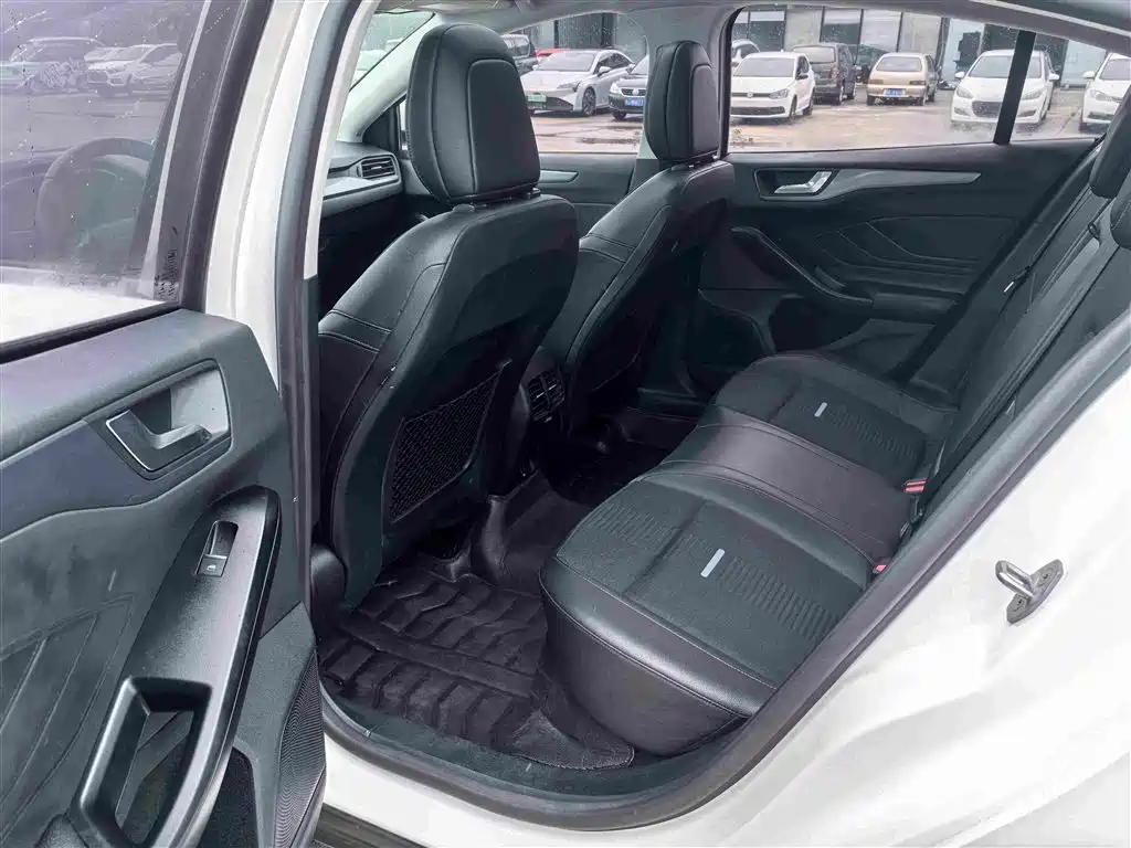 Ford Focus Active — миниатюра 6