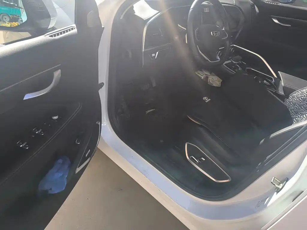 Geely Xingyue — миниатюра 17
