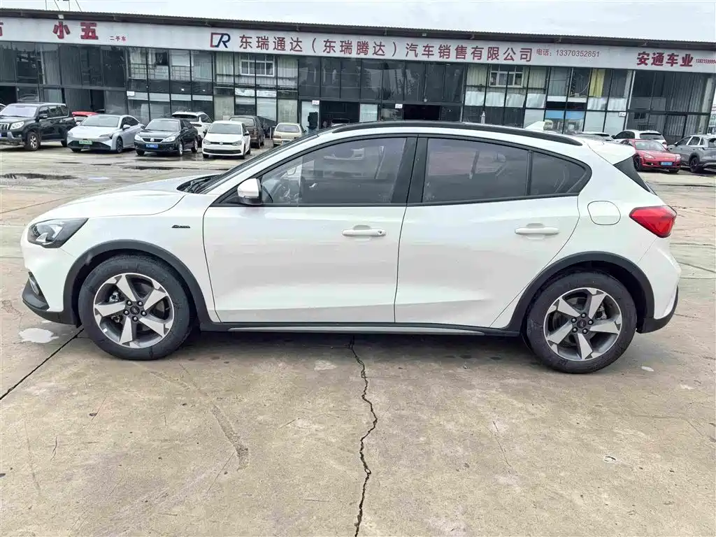 Ford Focus Active — миниатюра 13
