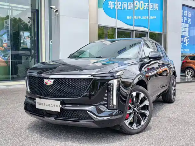 Cadillac XT — фото 1