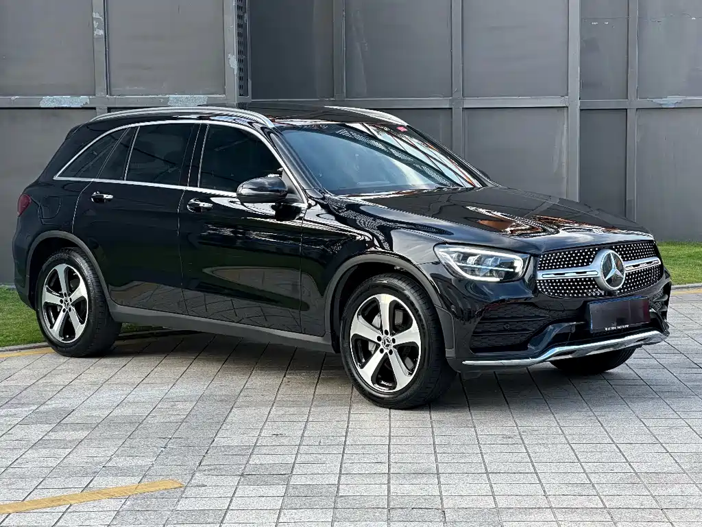 MERCEDES-BENZ GLC