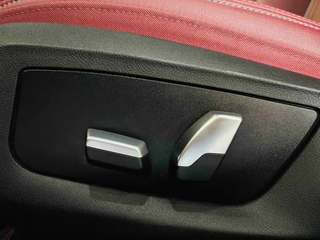 BMW 5 Series — миниатюра 24