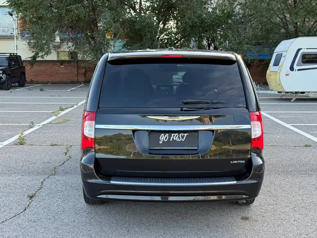 Chrysler Grand Voyager (Import) — миниатюра 4