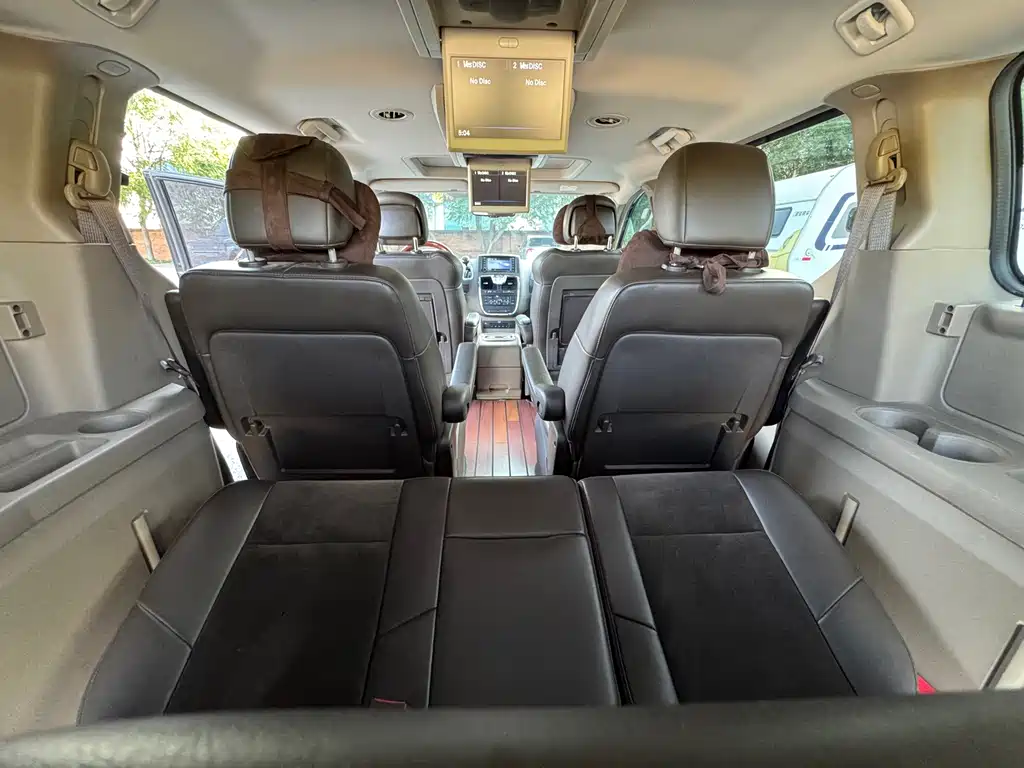 Chrysler Grand Voyager (Import) — миниатюра 17