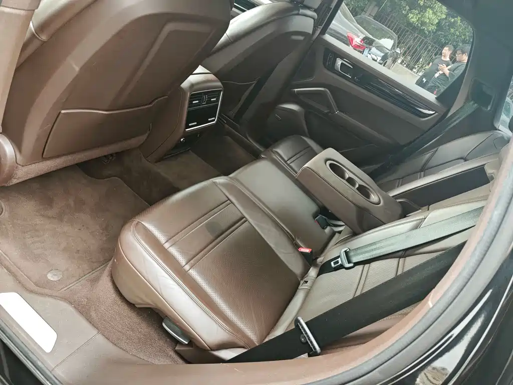 Porsche Cayenne — миниатюра 4