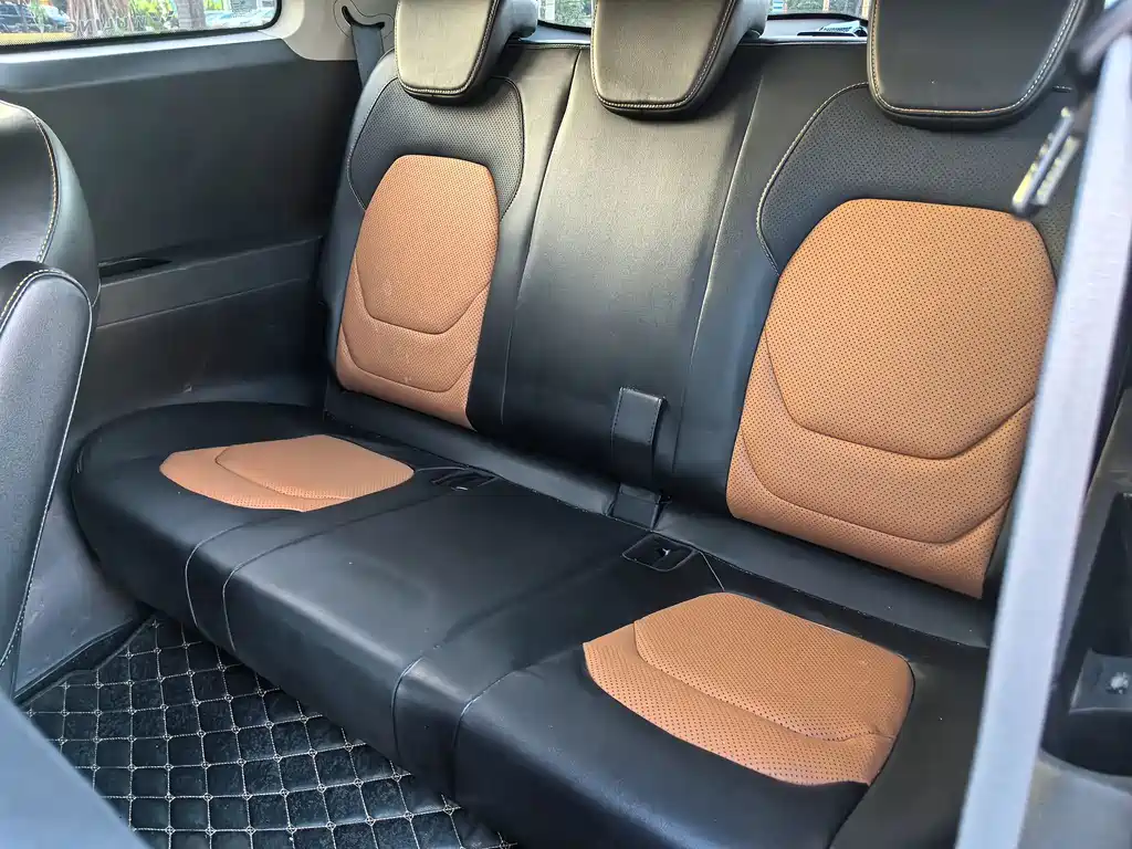 Wuling Hongguang S3 — миниатюра 16