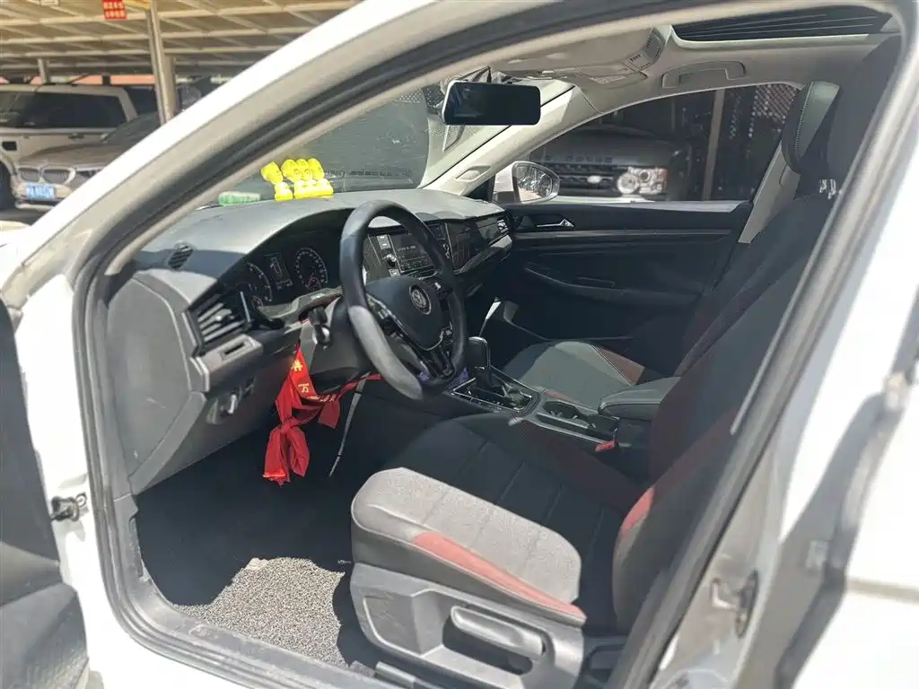 Volkswagen Bora 2020 1.5L AT Elite