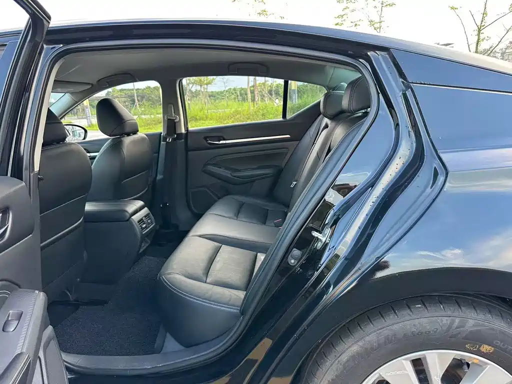 Nissan Teana - фото 9
