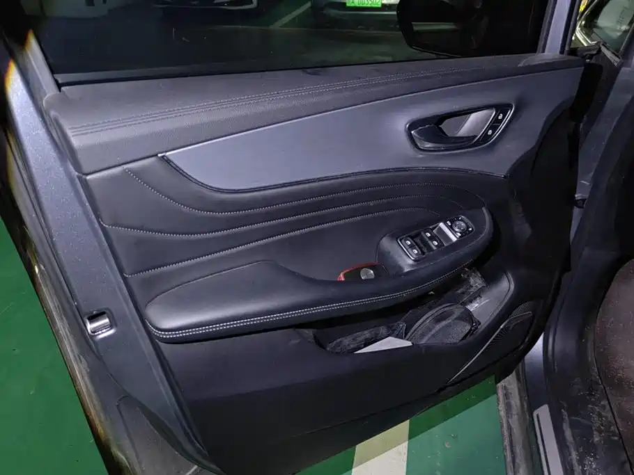 Roewe iMAX8 — миниатюра 7