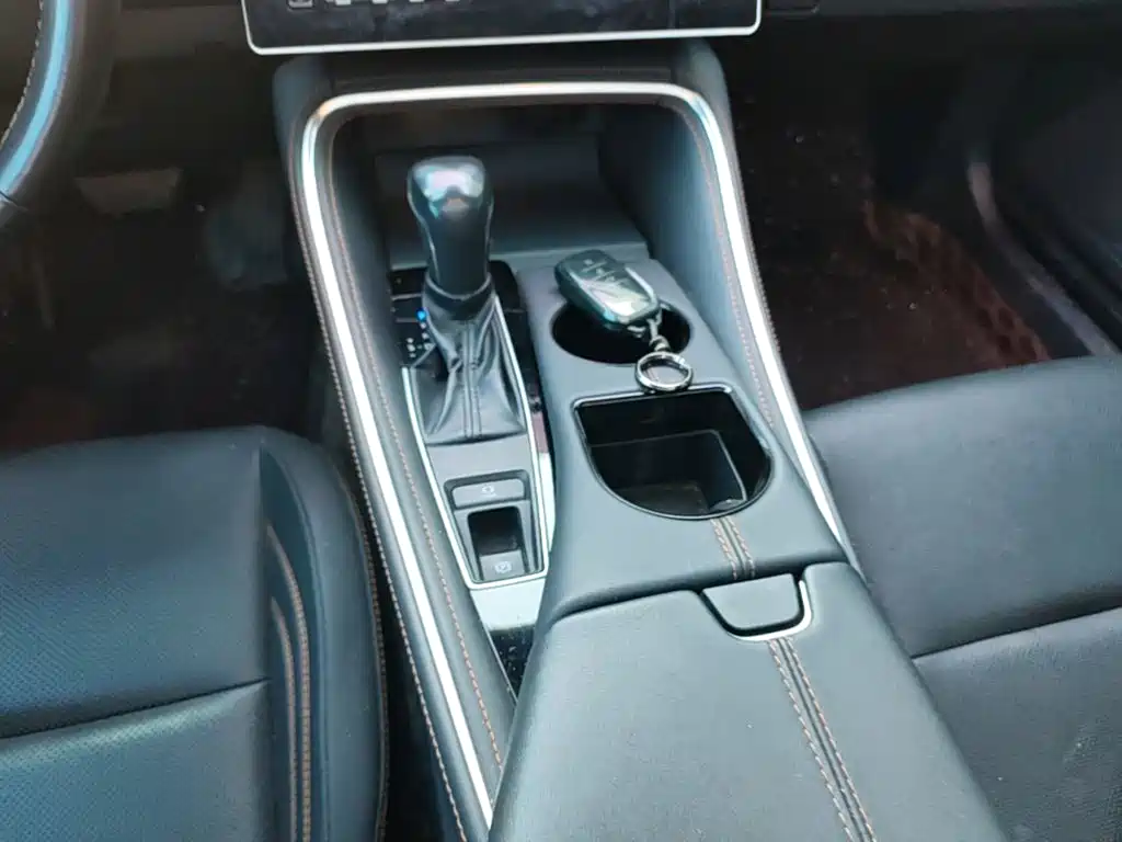 Toyota Avalon — миниатюра 10