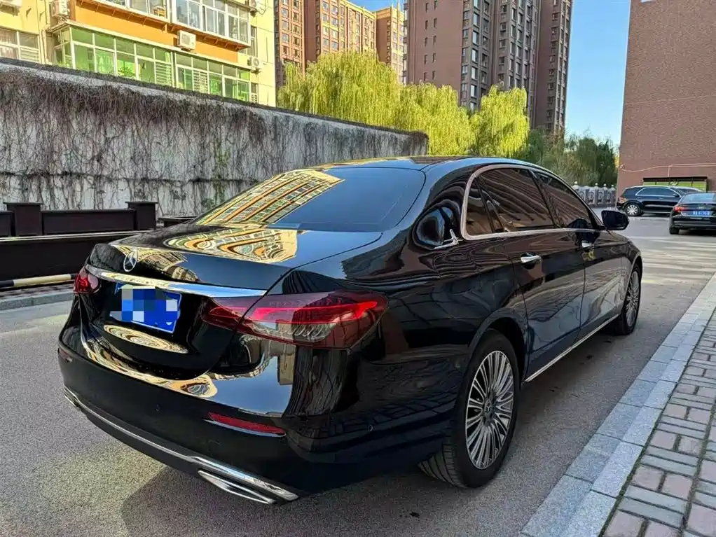 MERCEDES-BENZ E CLASS