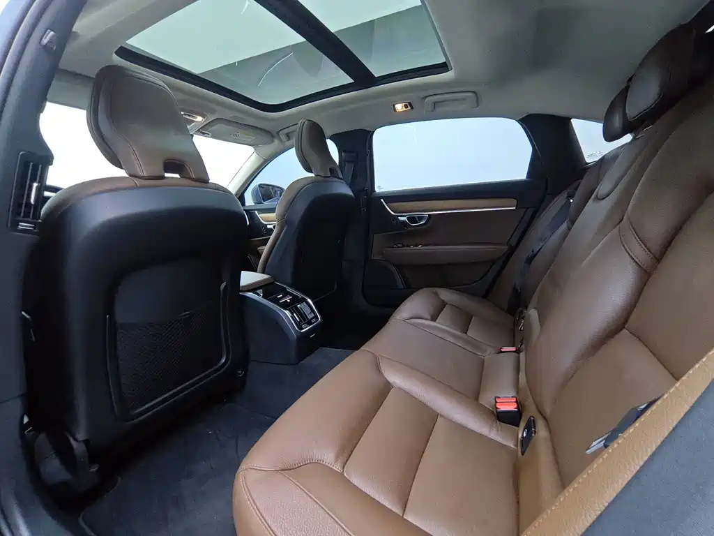 Volvo S90 — миниатюра 8