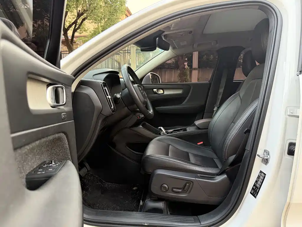 Volvo XC40 2021 T4 Luxury