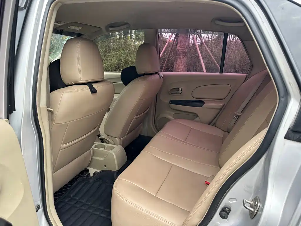 Venucia D50 2014 1.6L MT