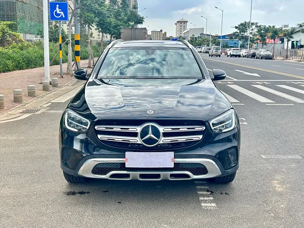 MERCEDES-BENZ GLC