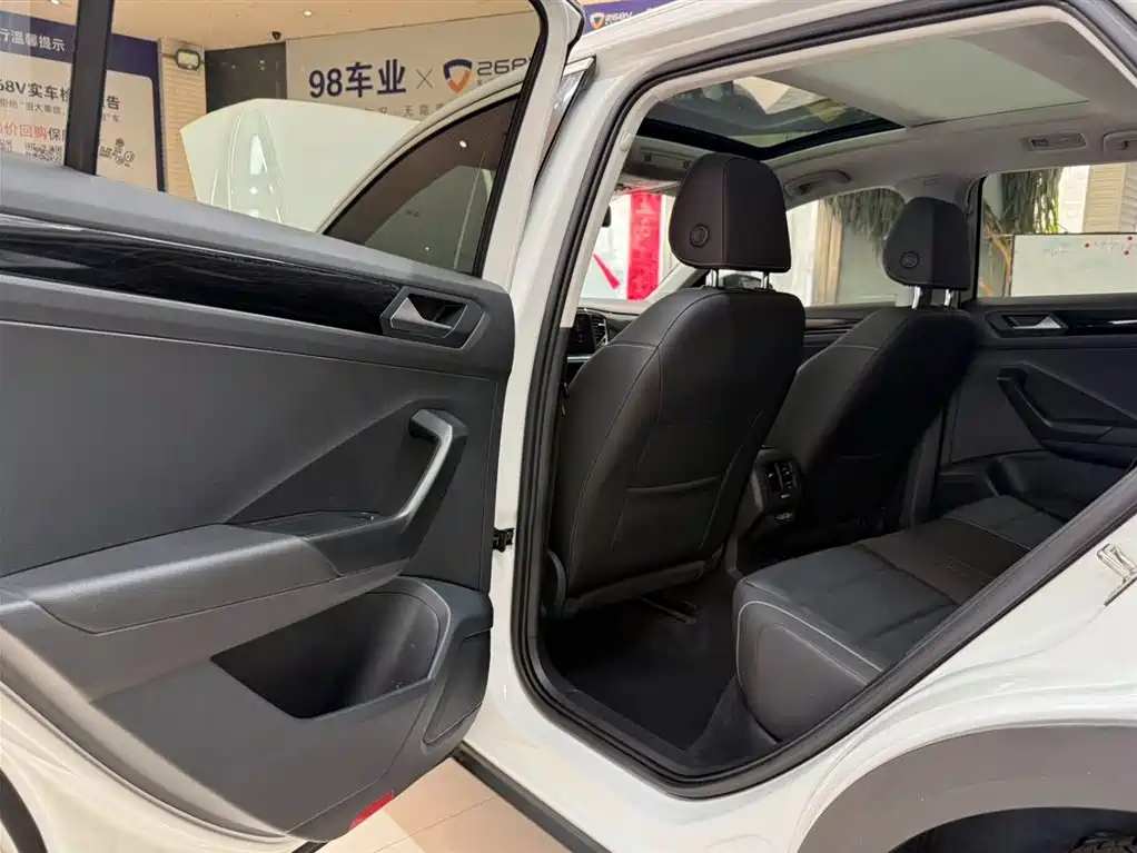 VOLKSWAGEN T ROC EXPLORING SONGS