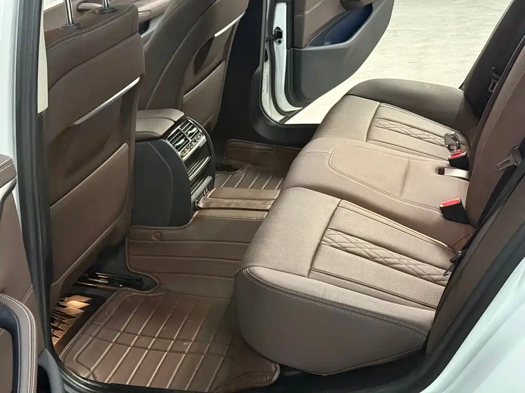 BMW 5 Series PHEV 2022 — фото 11
