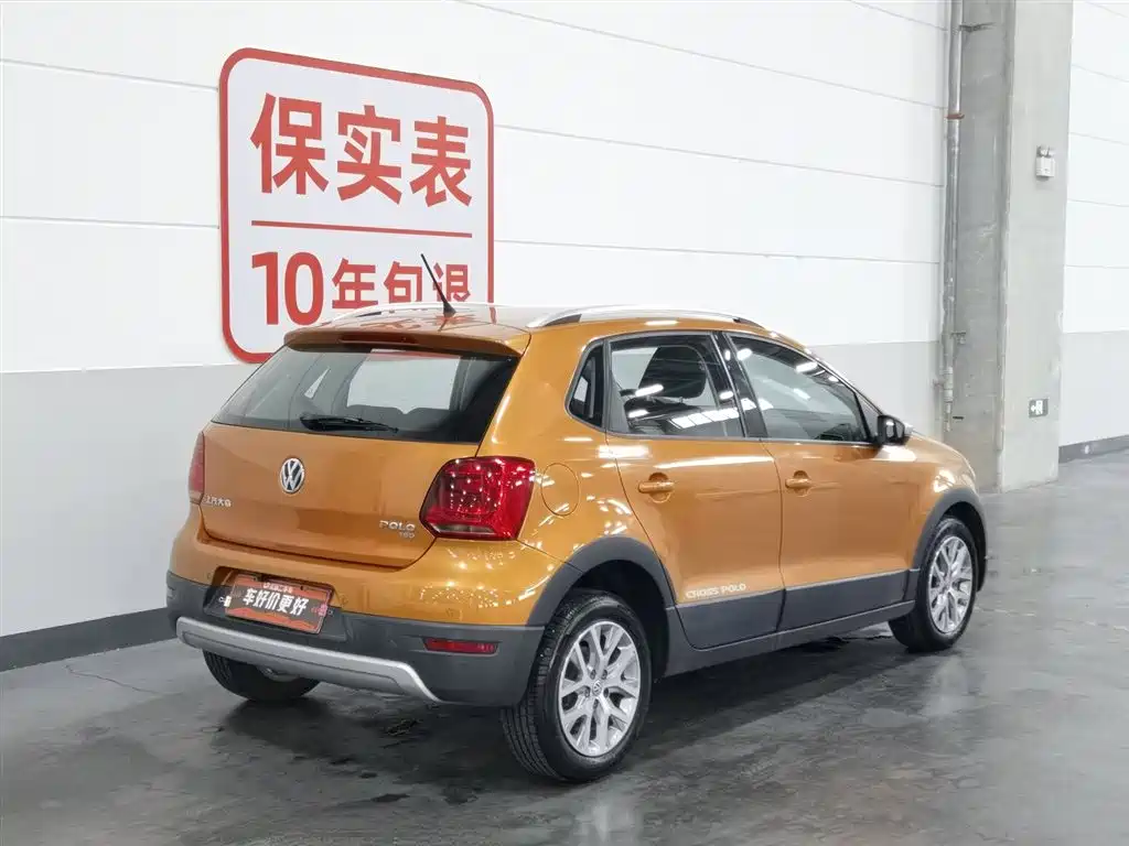 Volkswagen Polo 2016 1.6L Cross Polo AT