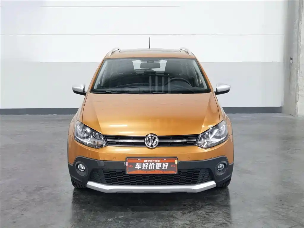 Volkswagen Polo 2016 1.6L Cross Polo AT