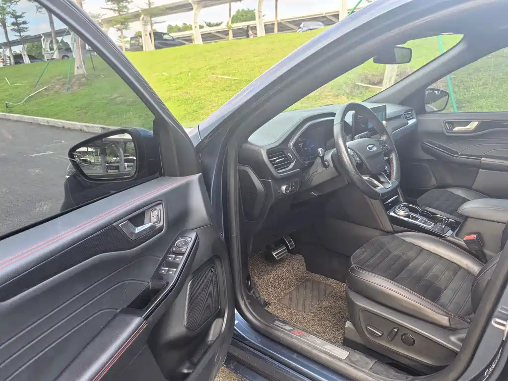 Ford Escape 2020 EcoBoost 245 ST-LINE