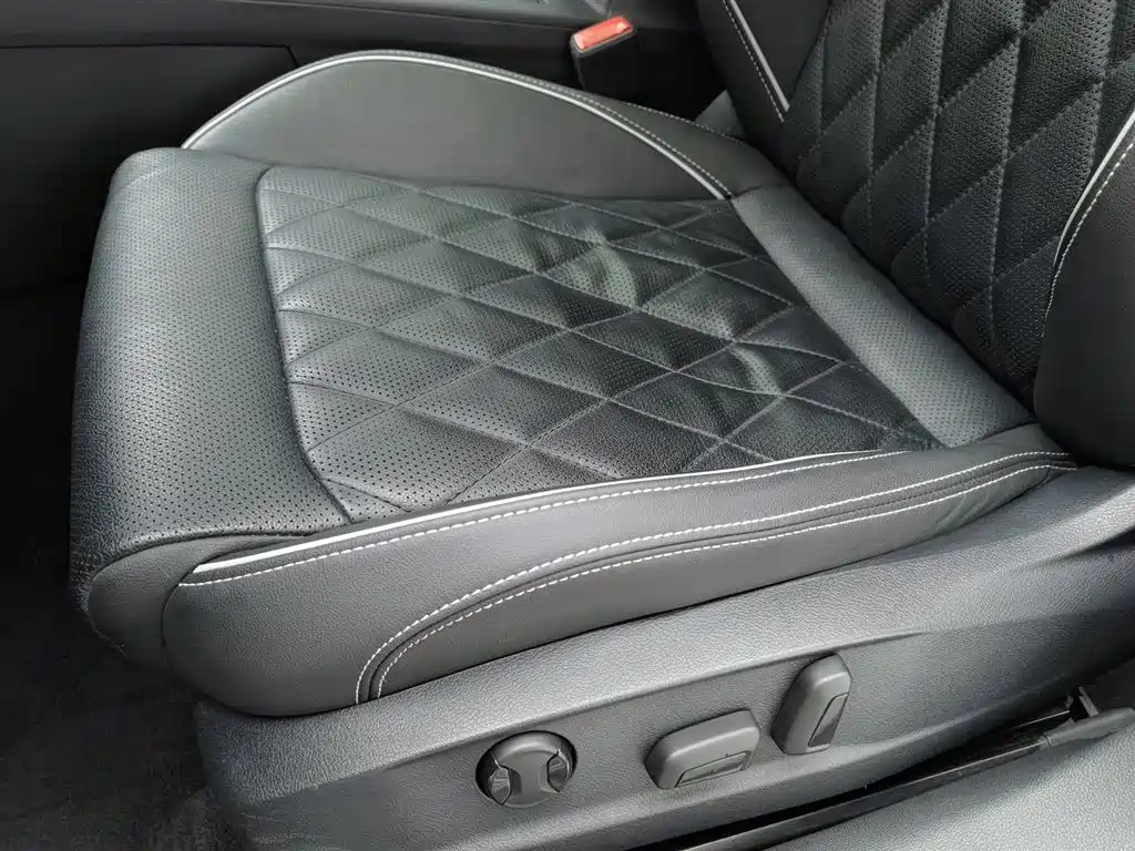 VOLKSWAGEN MAGOTAN GTE PLUG IN HYBRID