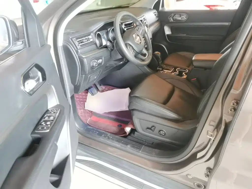 Jeep Commander — миниатюра 23