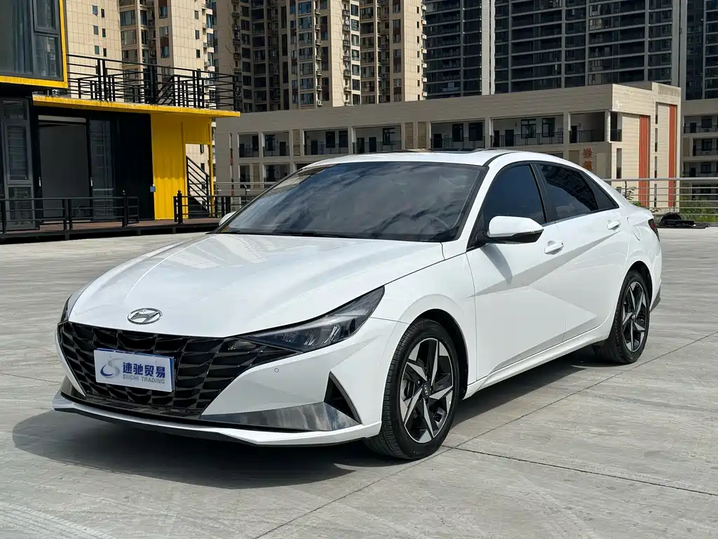 Hyundai Elantra 2022 1.5L CVT LUX Premium Edition