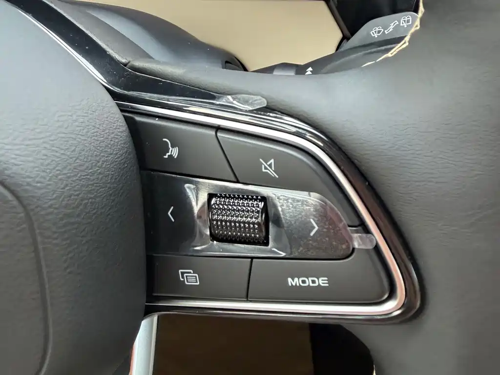 Geely Xingyue L — миниатюра 15