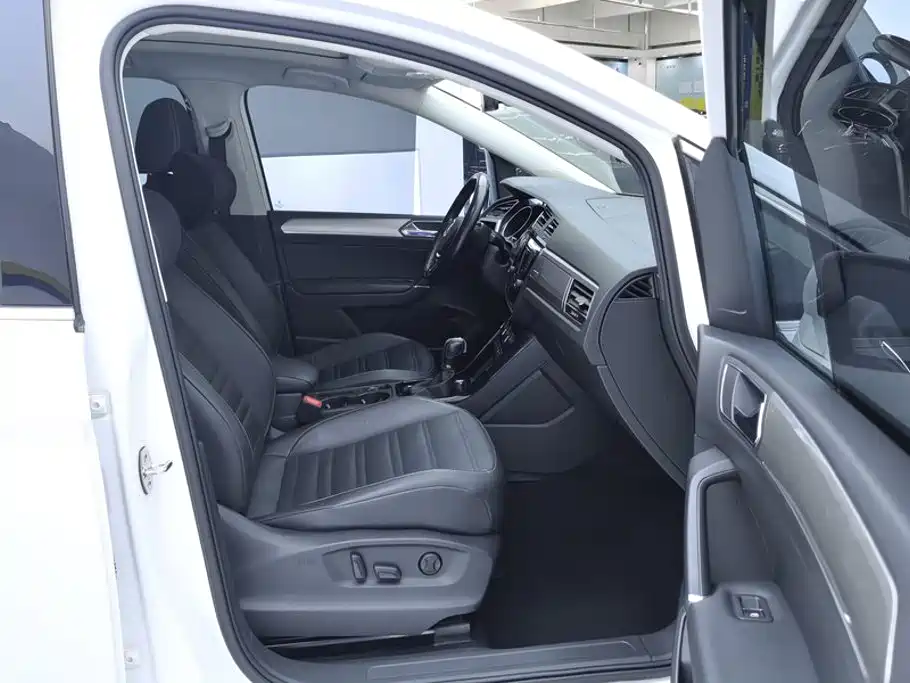 Volkswagen Touran — миниатюра 8