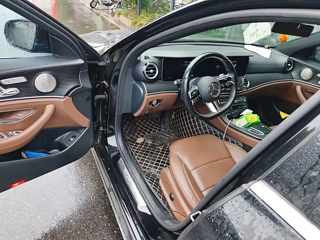 Mercedes-Benz E-Class — миниатюра 17