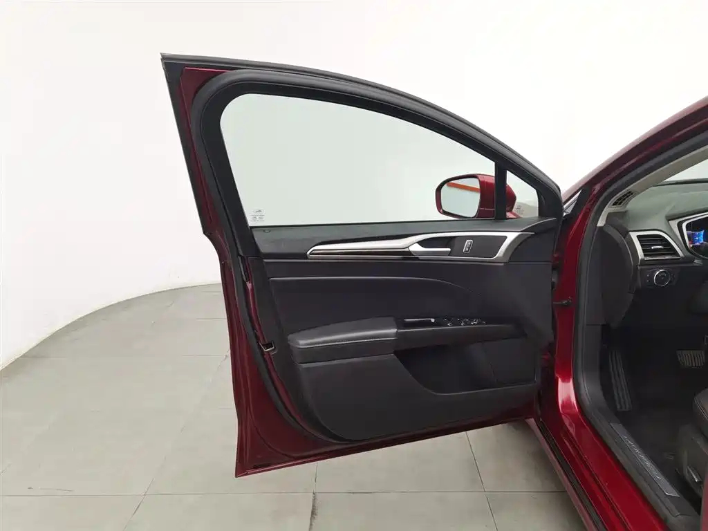 Ford Mondeo 2013 2.0L GTDi200 Luxury
