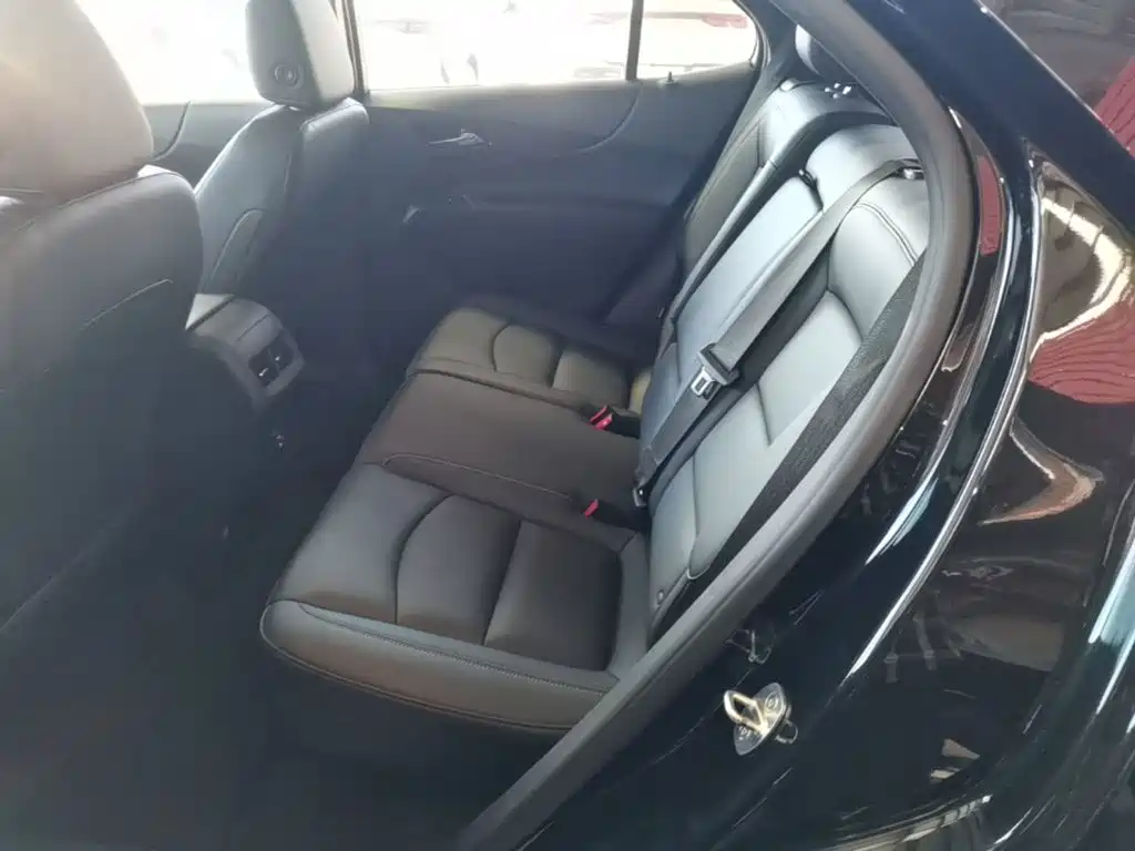 Chevrolet Equinox — миниатюра 17