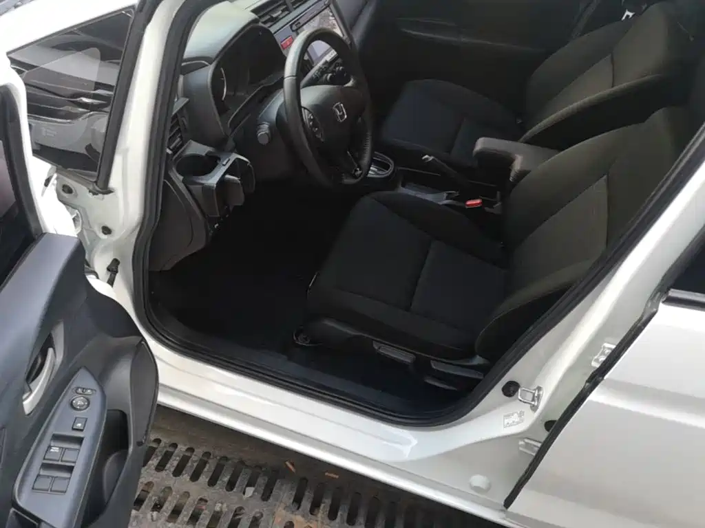 Honda Fit — миниатюра 16