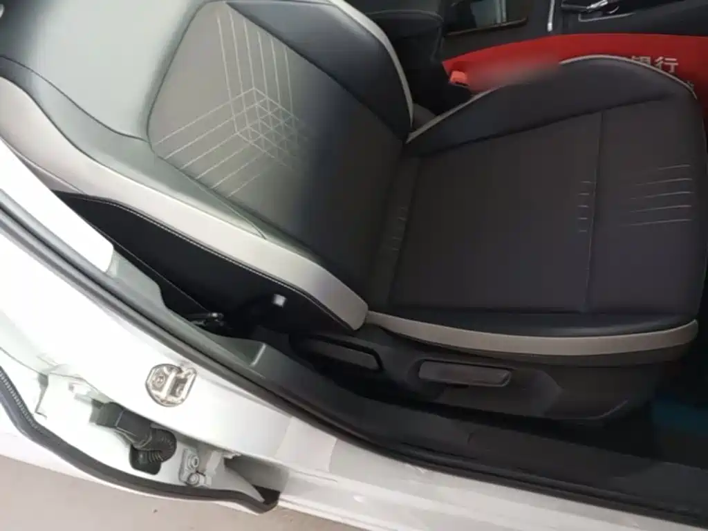Volkswagen Golf — миниатюра 25