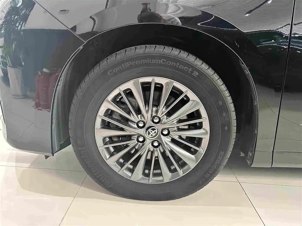Toyota Alphard — миниатюра 4