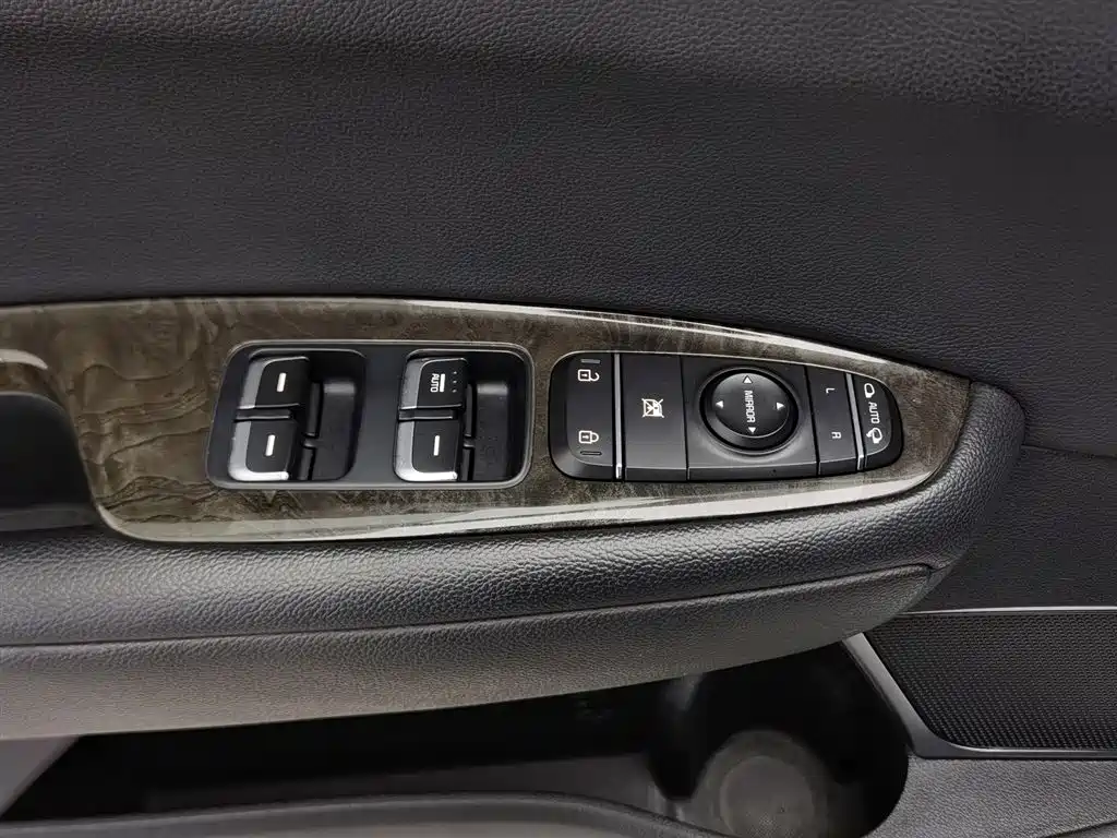 Kia K5 2016 1.6T AT LUX