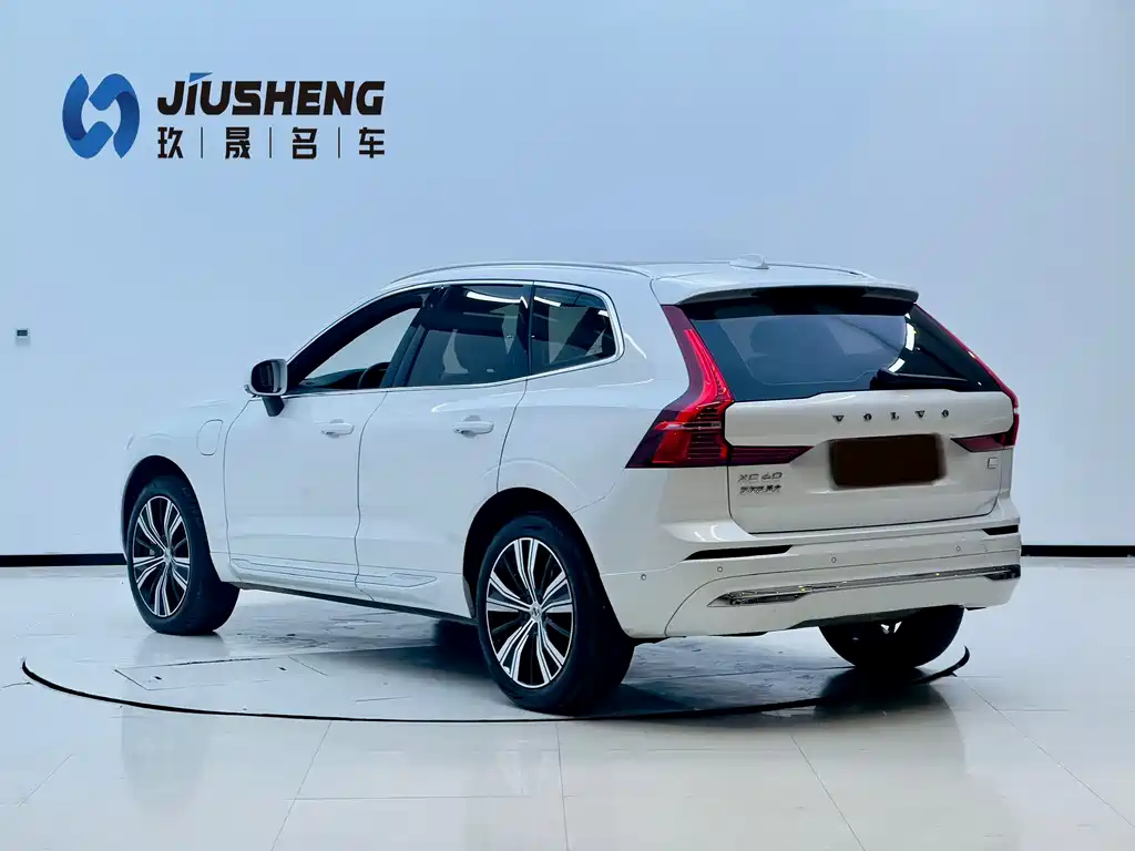Volvo XC60 2022 T8 Luxury