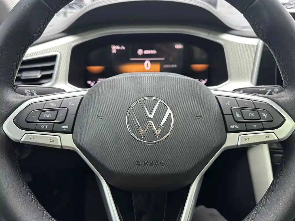 Volkswagen T-Roc — миниатюра 13