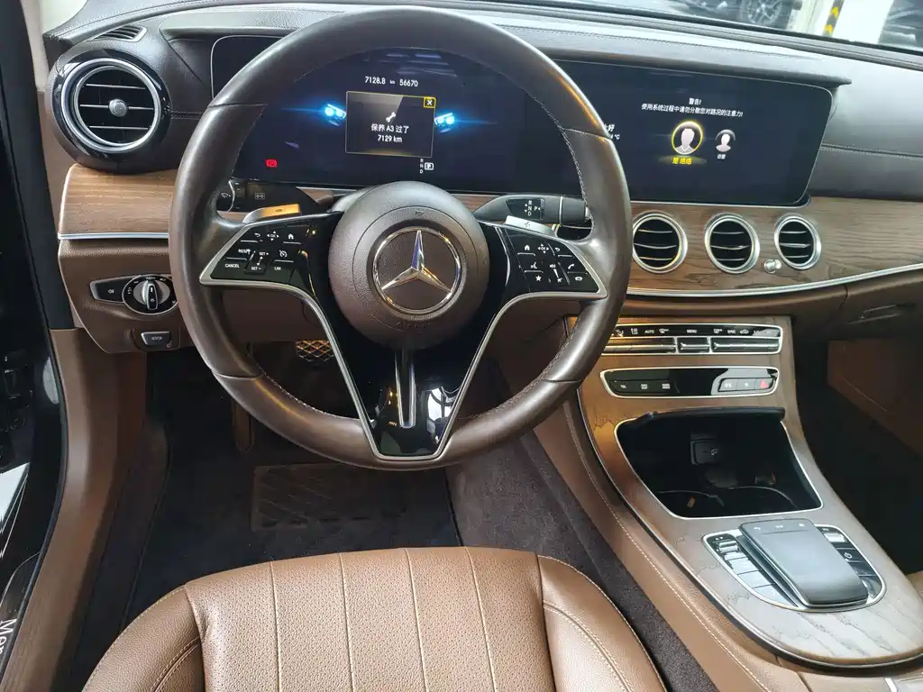 Mercedes-Benz E-Class — миниатюра 4