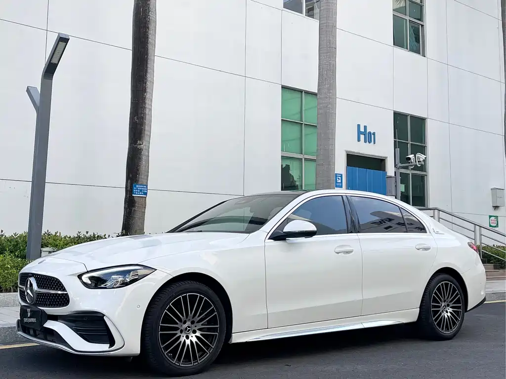 Mercedes-Benz C-Class 2024