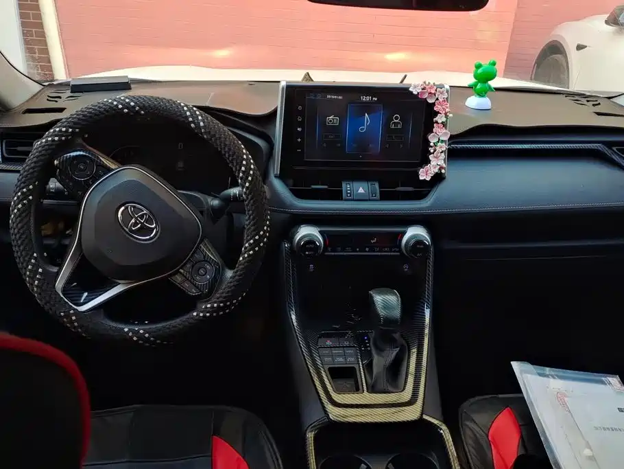 Toyota RAV4 — миниатюра 12