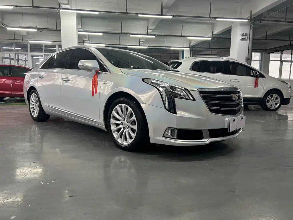 CADILLAC XTS