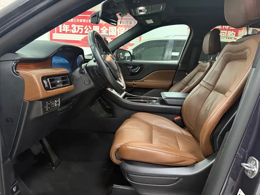 Lincoln Aviator (Import) — миниатюра 4