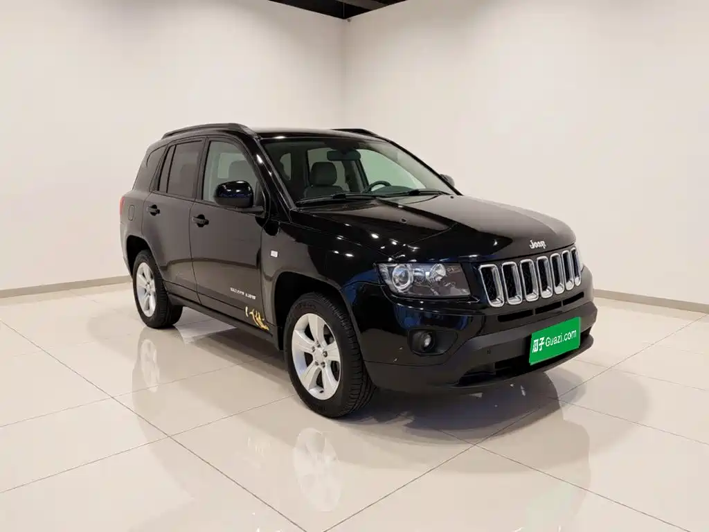 Jeep Compass (Import) — миниатюра 3