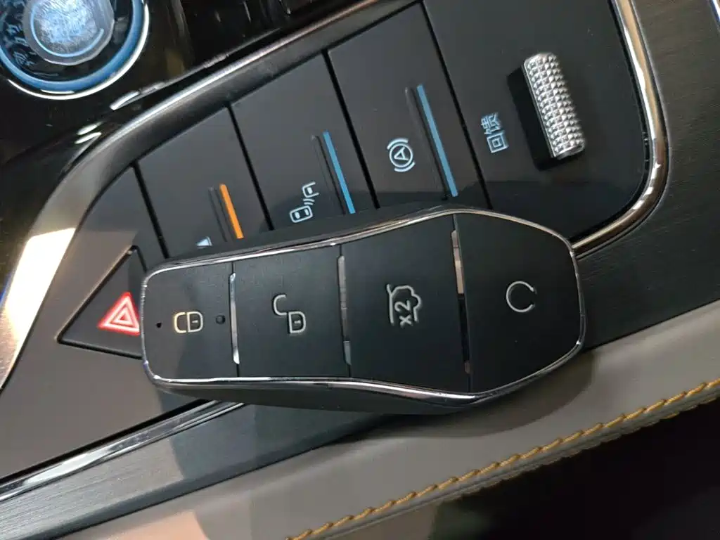 BYD Yuan Plus — миниатюра 9