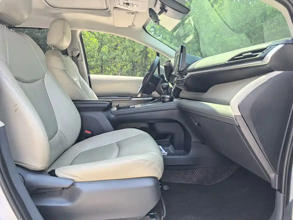 Toyota Sienna 2023 2.5L Comfort