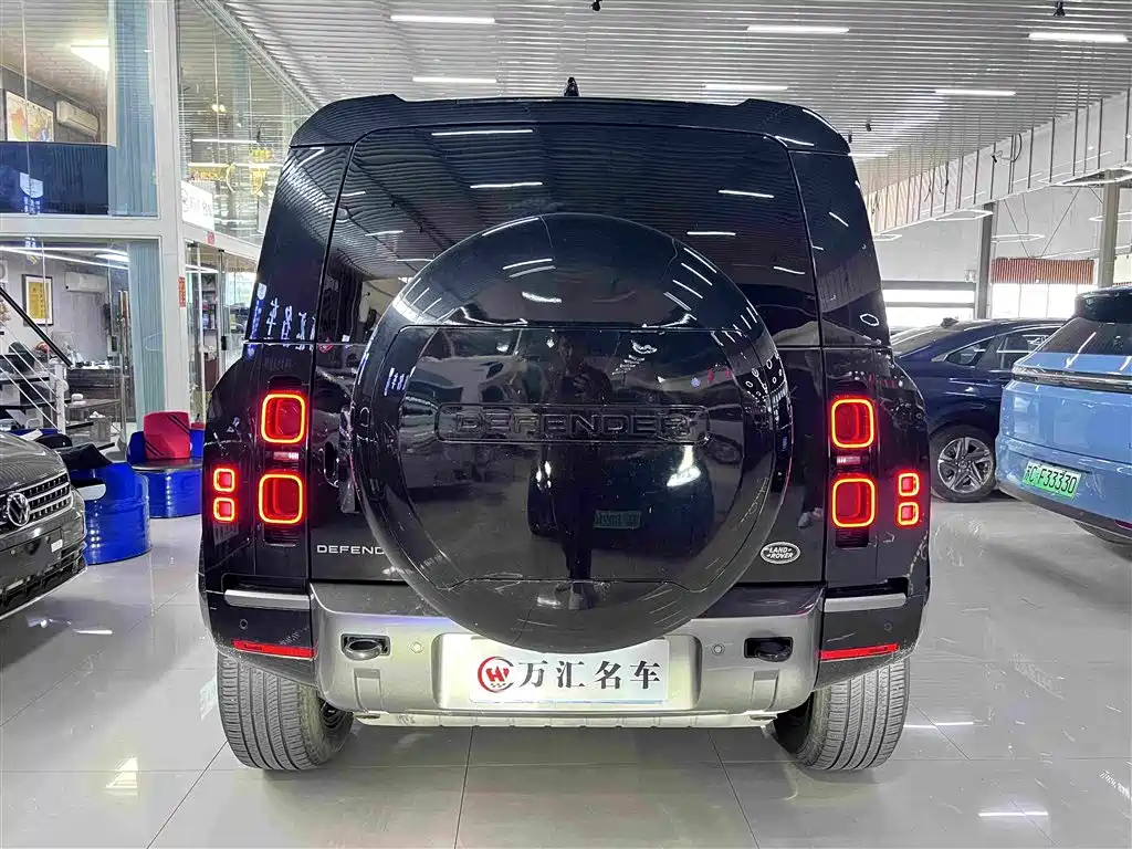 Land Rover Defender — миниатюра 10