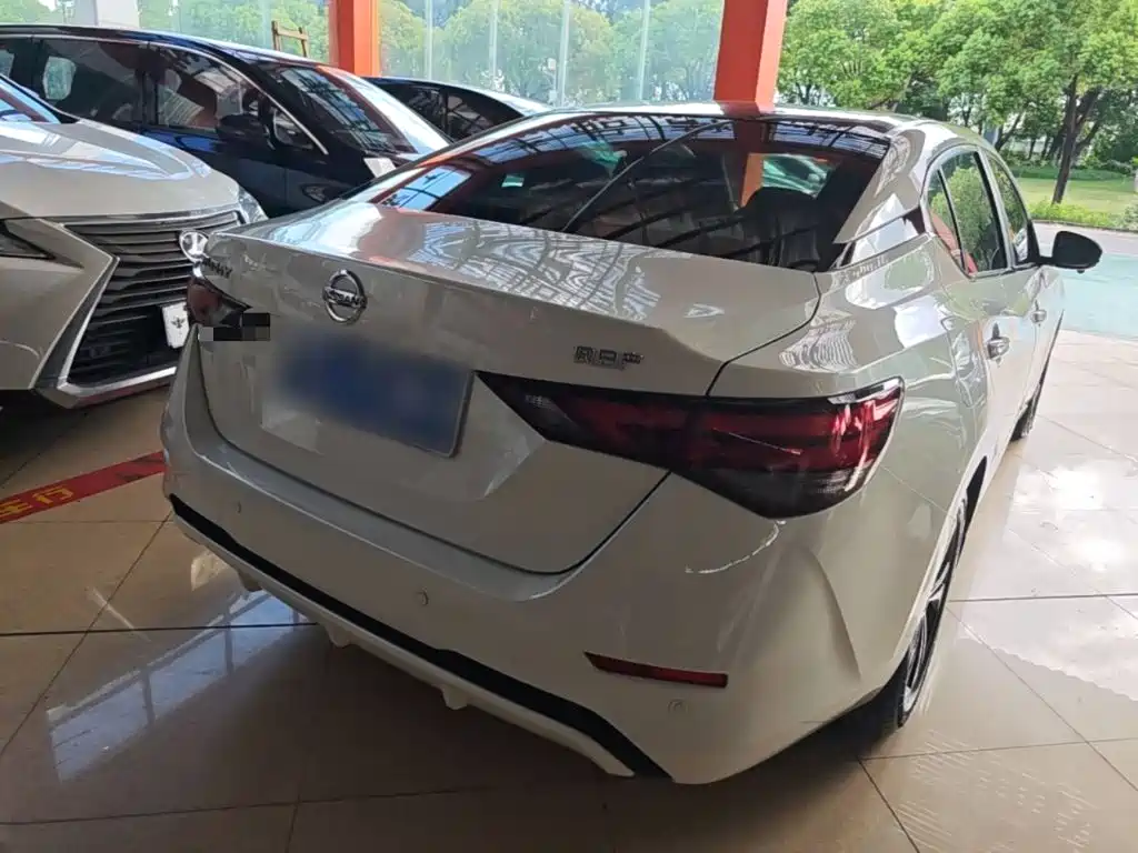 Nissan Sylphy 2021 1.6L XL CVT Enjoy