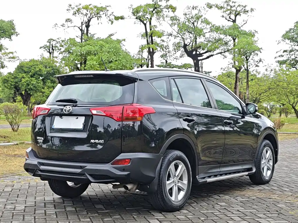 Toyota RAV4 — миниатюра 16